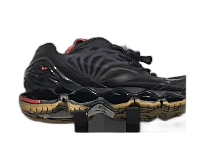 Mizuno Wave Prophecy 8 'Black Gold / Gum'